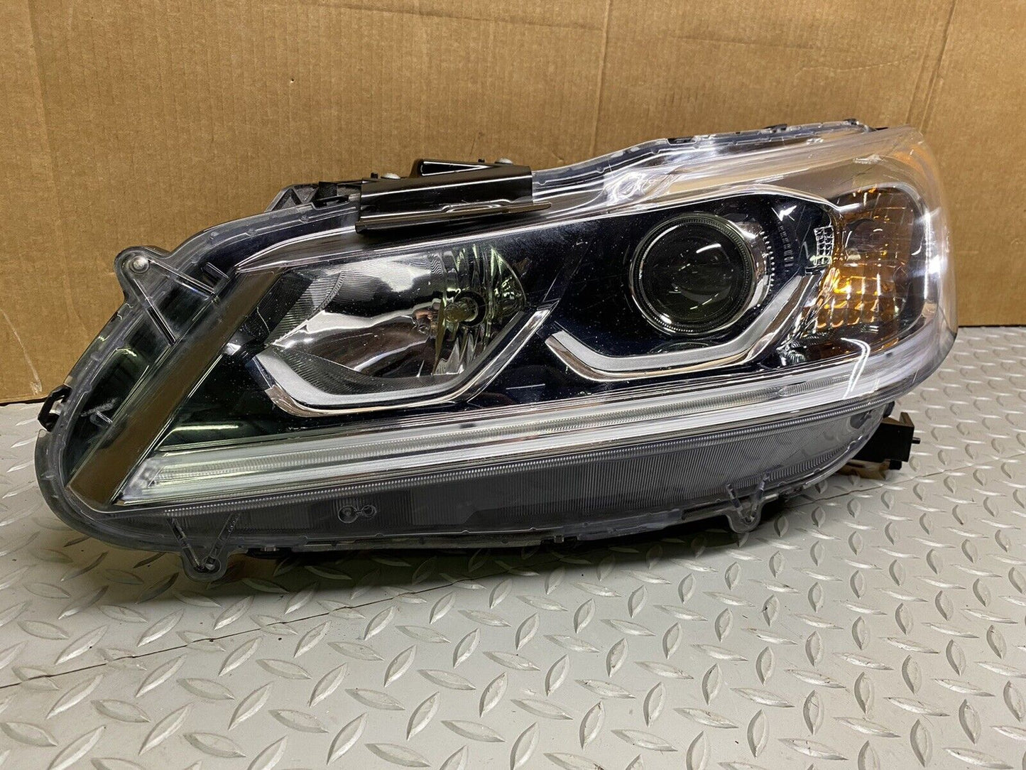 16-17 Honda Accord Sedan Left LH Driver Headlight Headlamp HALOGEN 2016 2017