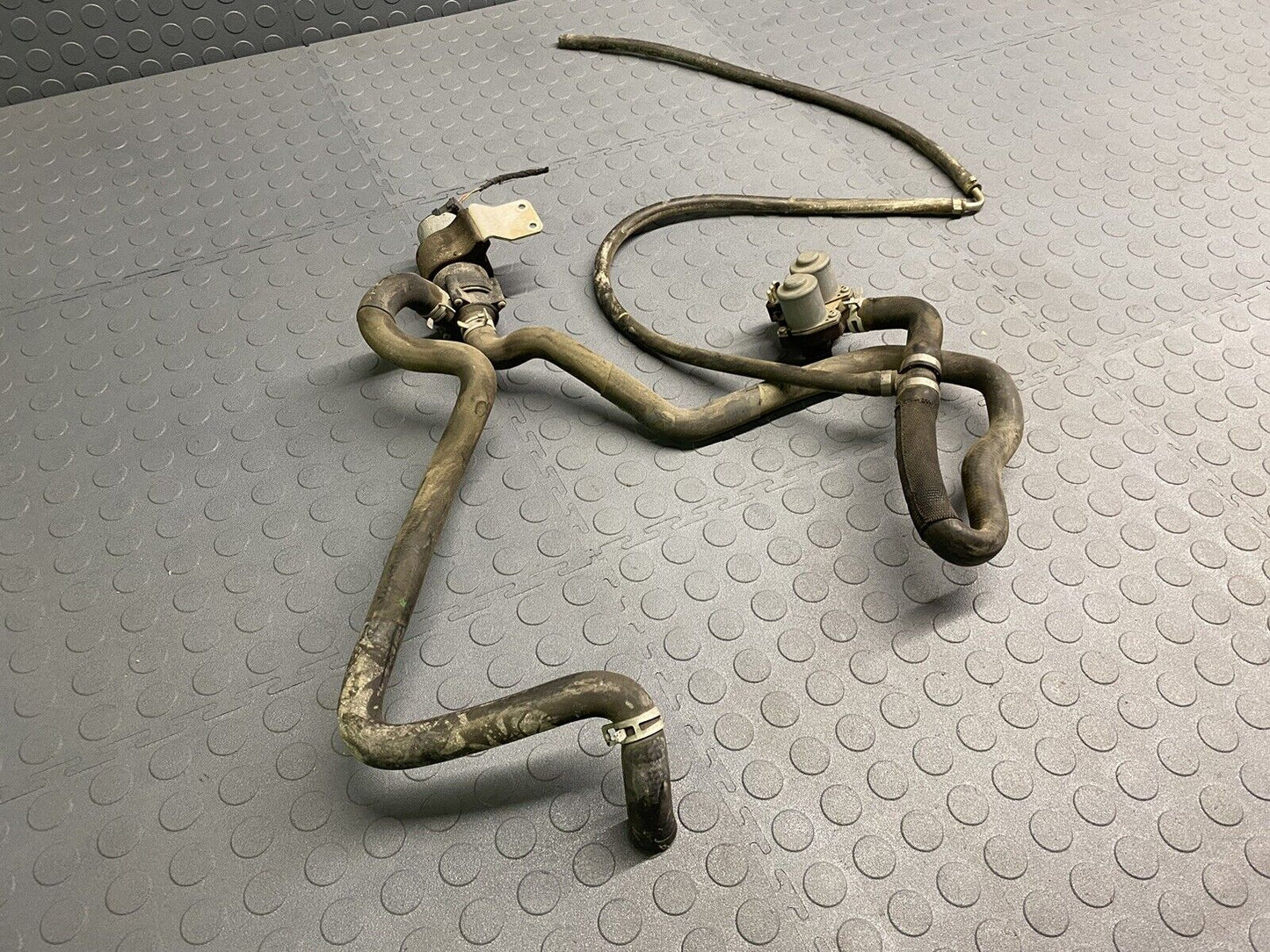 R170 MERCEDES SLK CLASS HVAC HEATER CONTROL DUO VALVE AUX COOLANT PUMP AND LINES