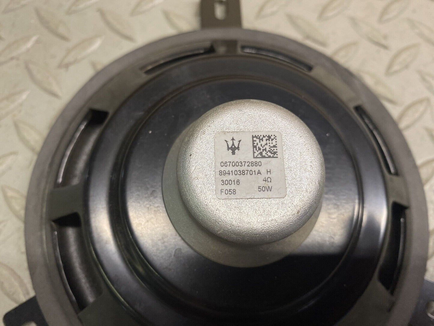 17-23 MASERATI LEVANTE DOOR AUDIO SPEAKER OE 6700372880