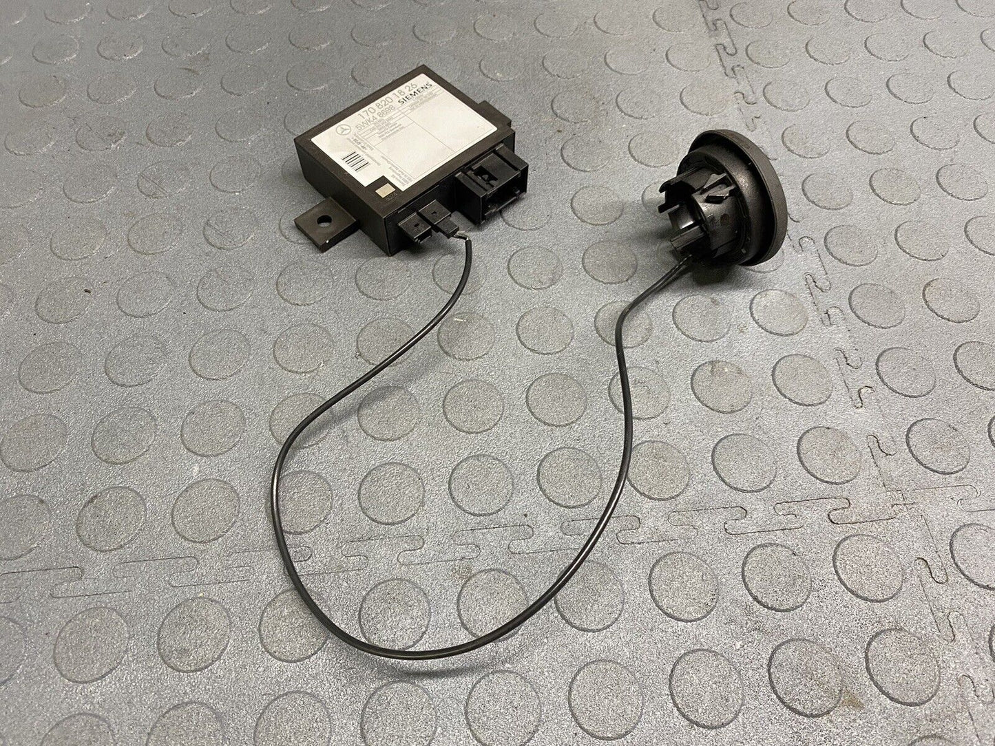 R170 01-04 Mercedes SLK Crossfire Ignition Immobilizer Control Module 1708201826