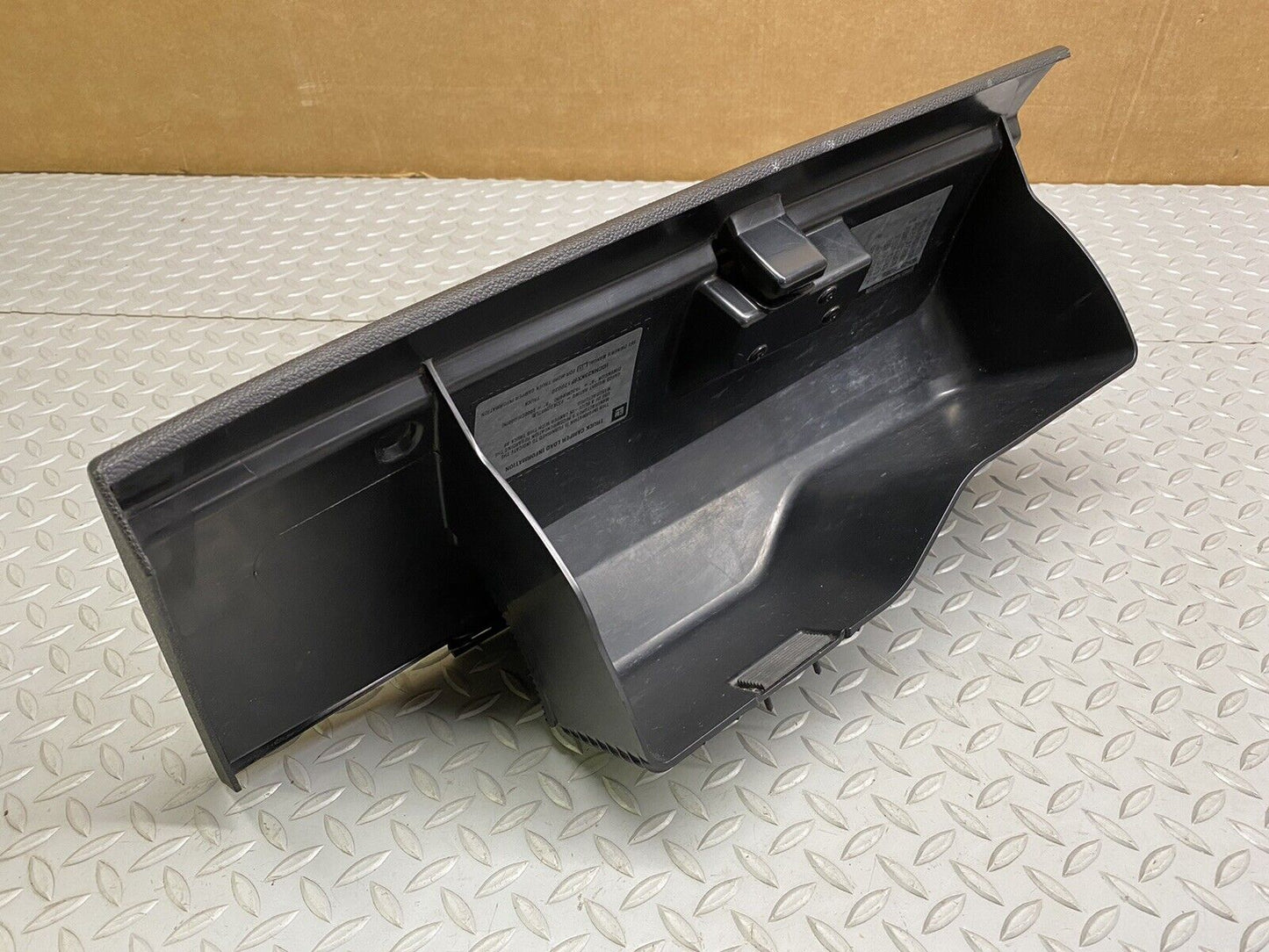 07-13 Tahoe Yukon Silverado Suburban Sierra Glove Box Compartment Black