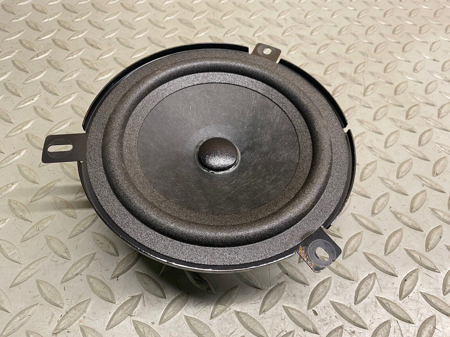 17-23 MASERATI LEVANTE DOOR AUDIO SPEAKER OE 6700372880