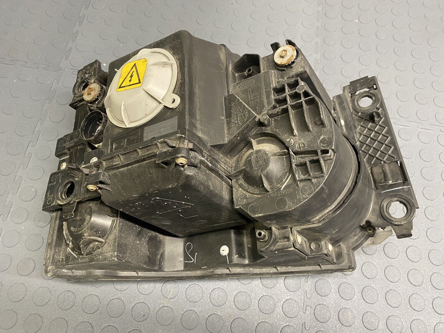 2005-2009 Land Rover LR3 Left Driver Side Xenon HID Headlight NON AFS NICE!