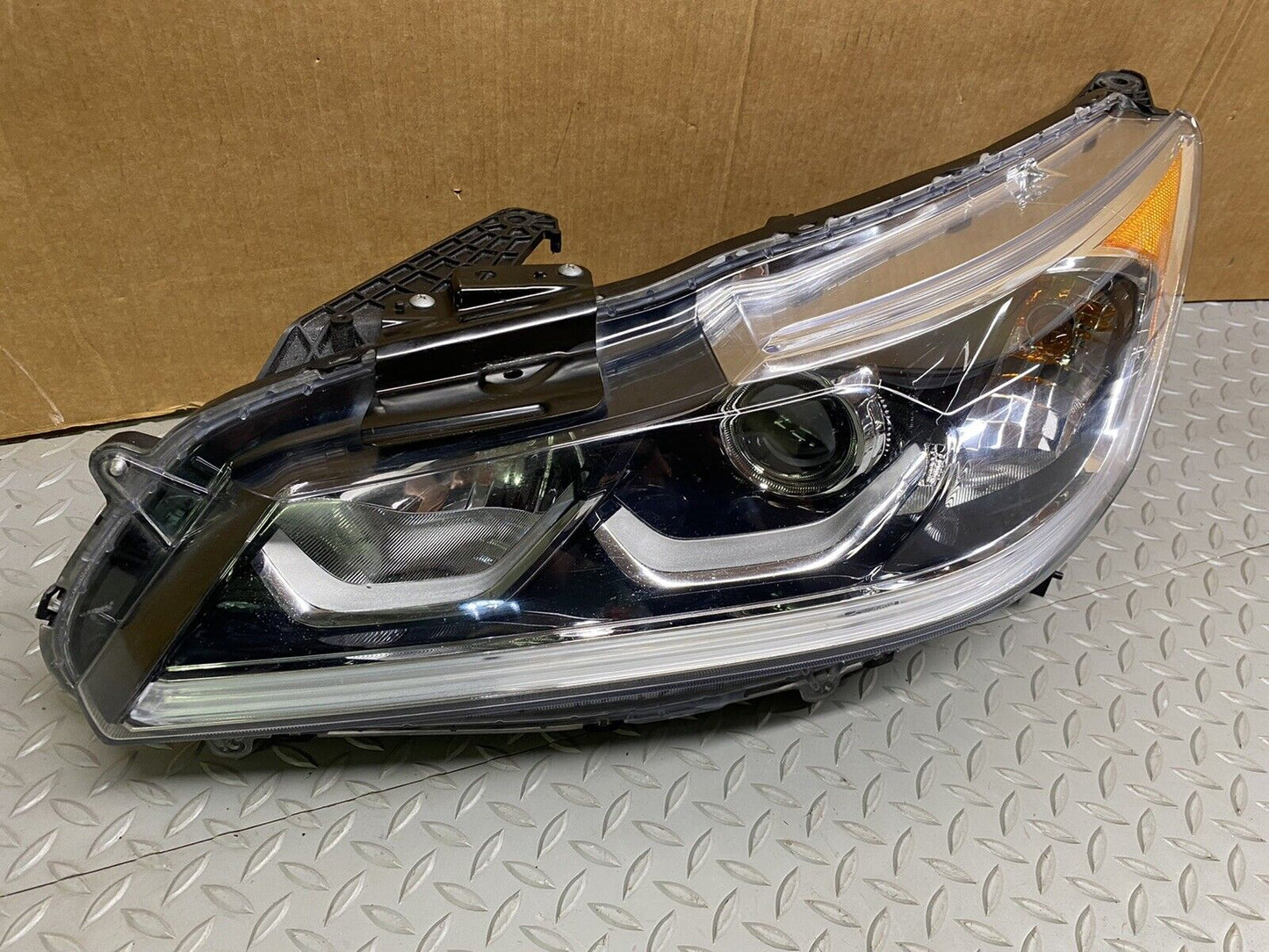 16-17 Honda Accord Sedan Left LH Driver Headlight Headlamp HALOGEN 2016 2017