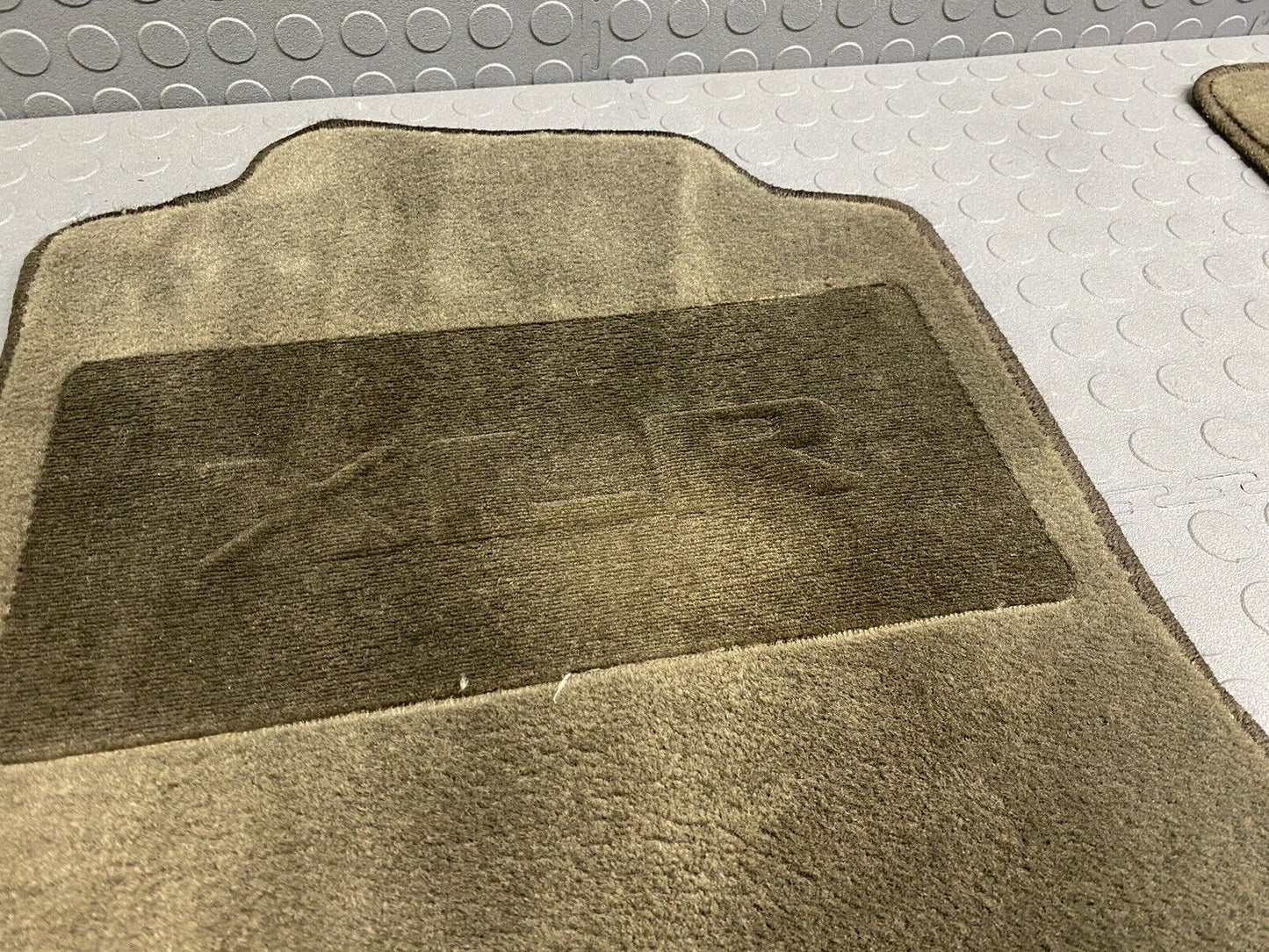 04-09 Cadillac XLR Pair LH RH OEM Front Carpet Floor Mats Black Original