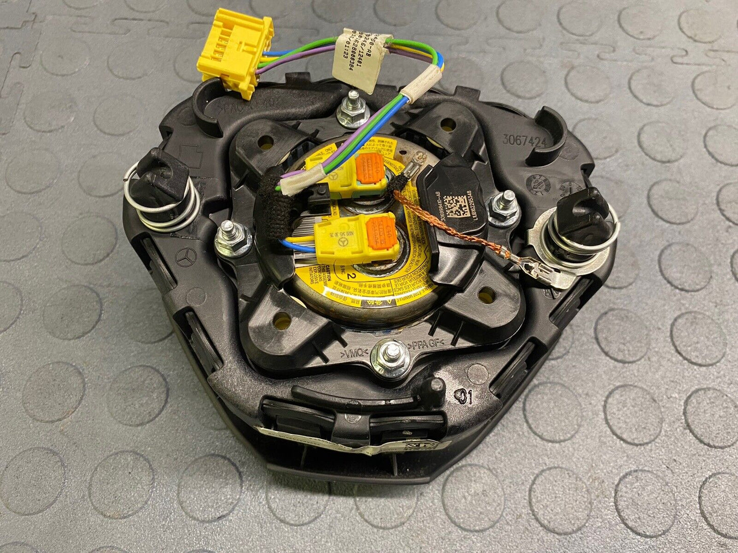 17 18 19 INFINITI QX30 DRIVER SIDE MODULE