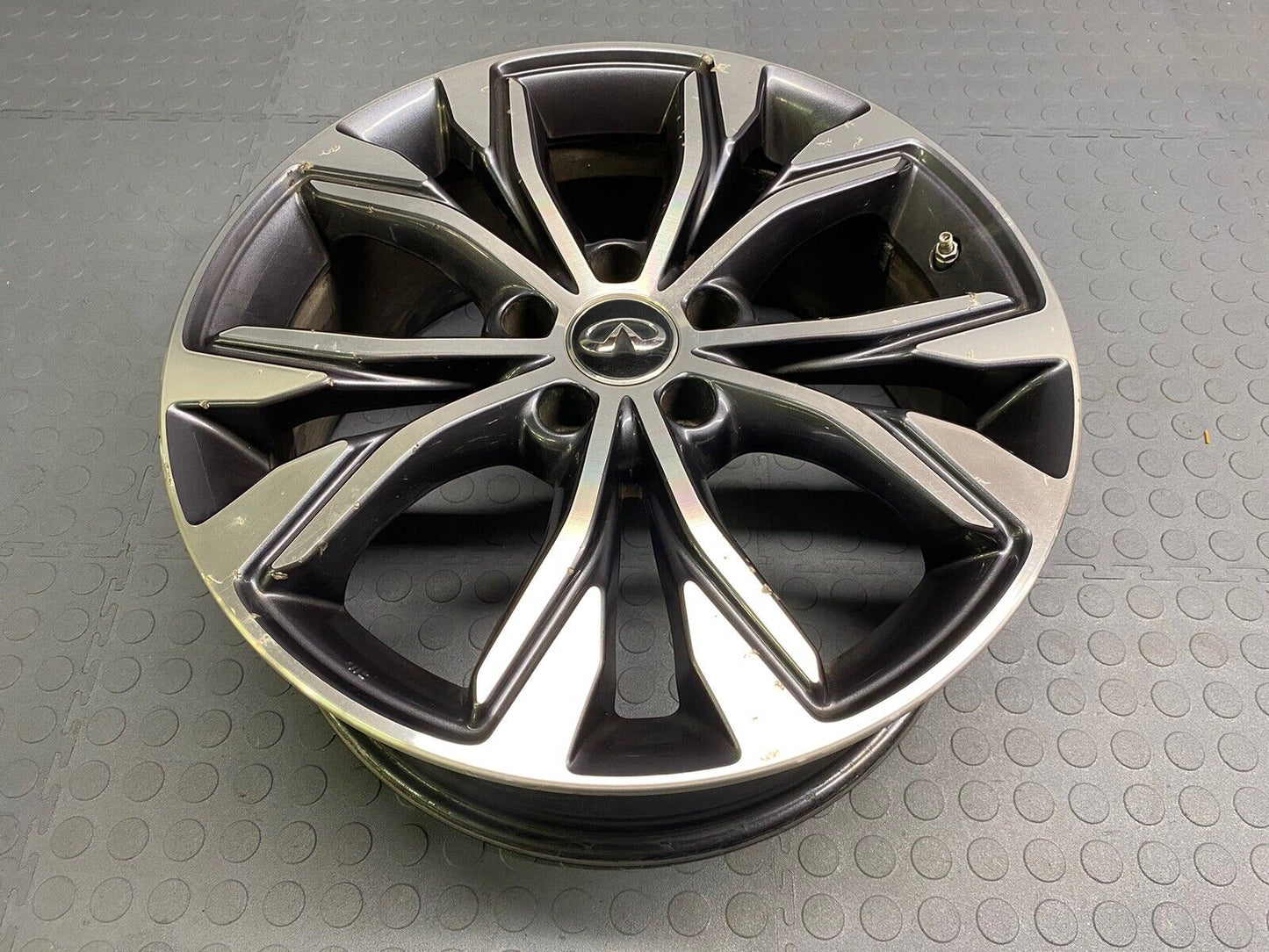 Wheel Rim 18x7 Alloy 10 Grooved Spoke 17-19 INFINITI QX30 OE