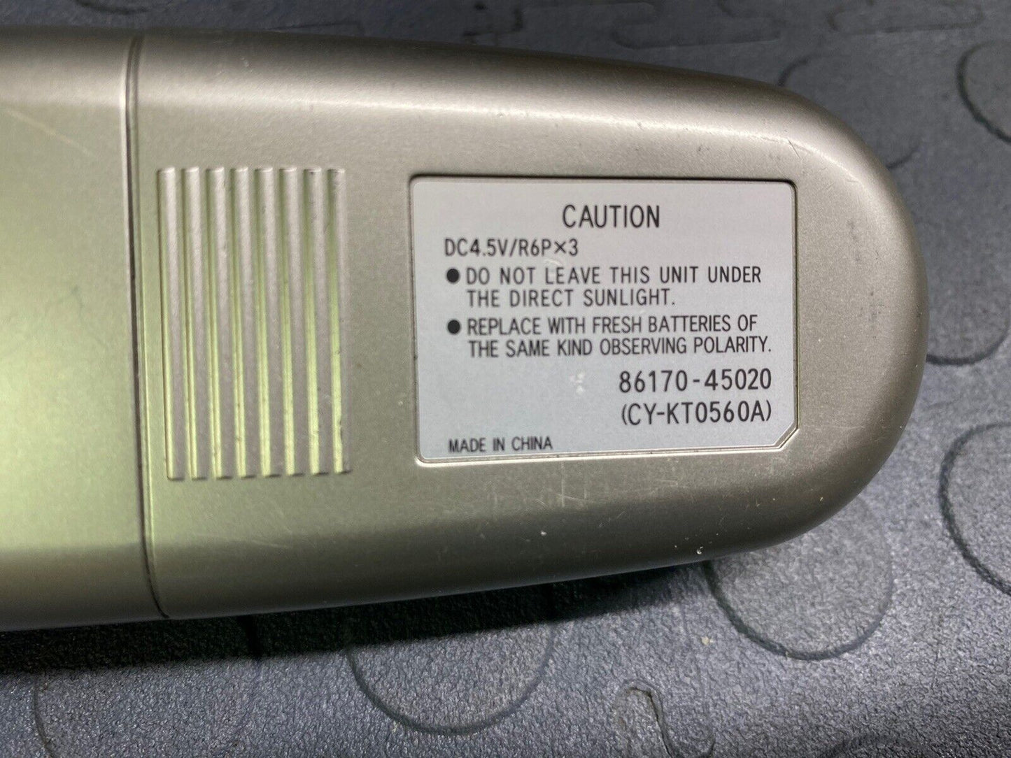 2008-2013 TOYOTA HIGHLANDER REAR SEAT ENTERTAINMENT DVD REMOTE 86170-45020 OEM