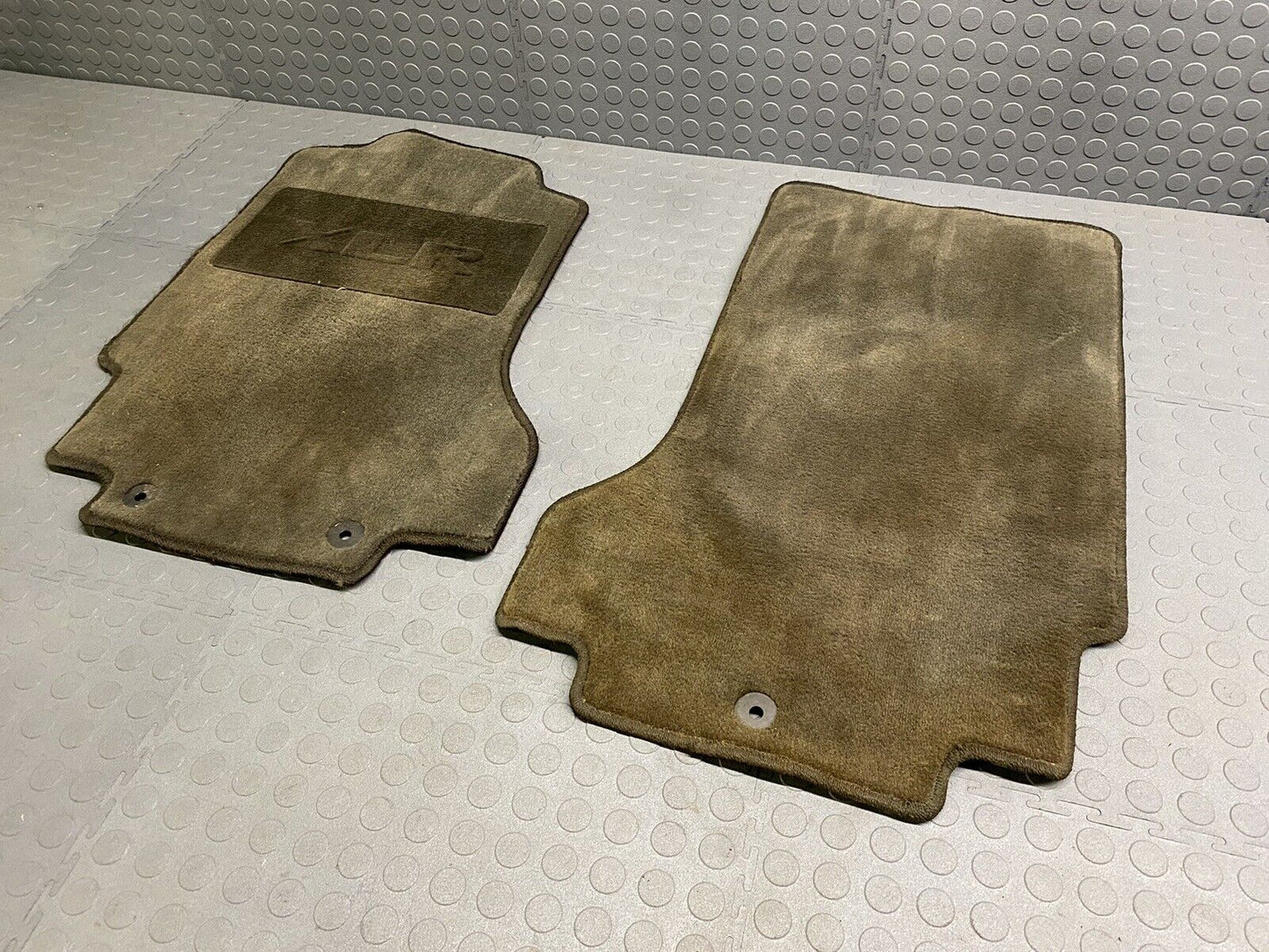04-09 Cadillac XLR Pair LH RH OEM Front Carpet Floor Mats Black Original