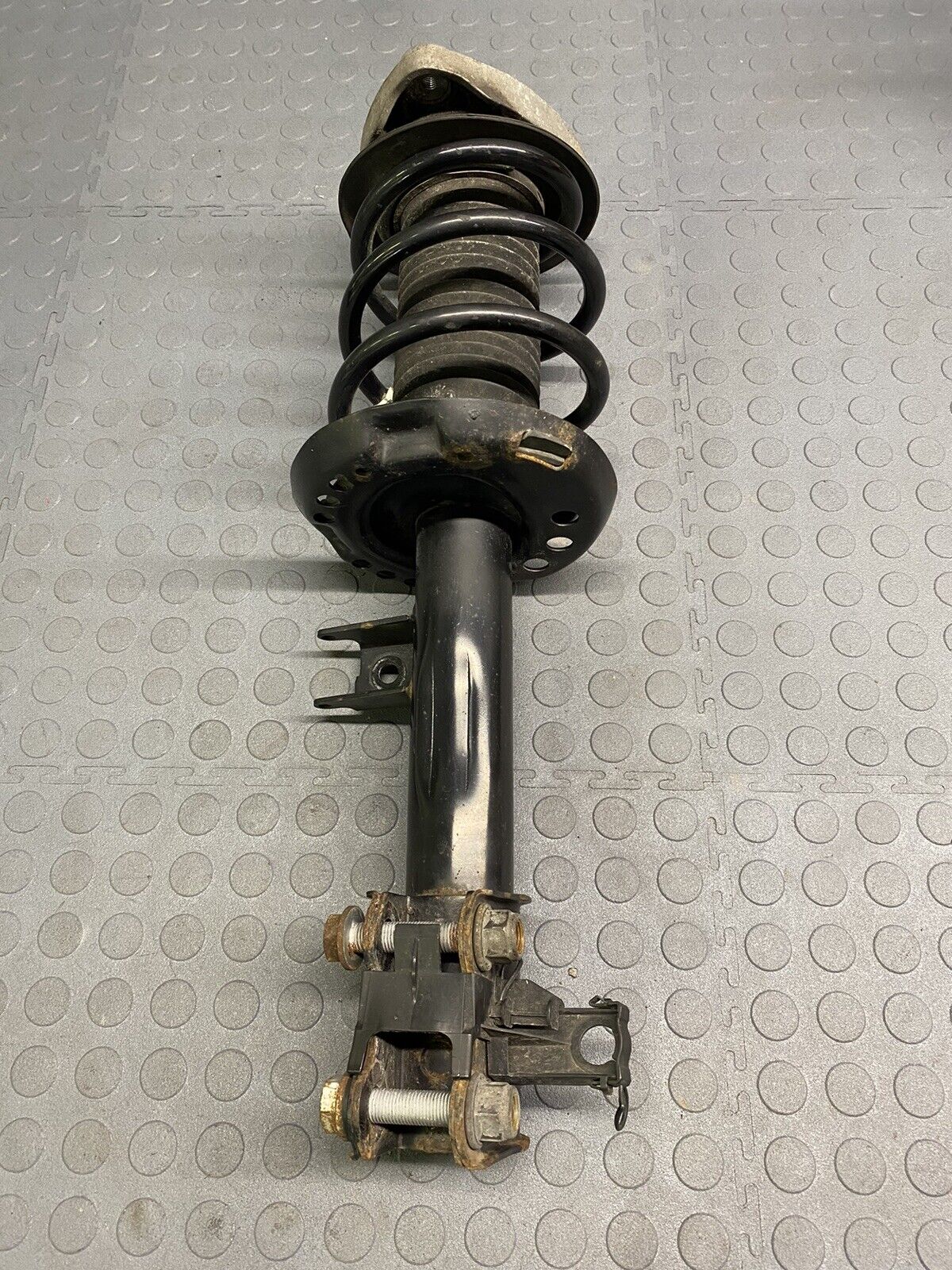 17 18 19 INFINITI QX30 FRONT LEFT DRIVER SIDE SHOCK ABSORBER STRUT OEM 60k