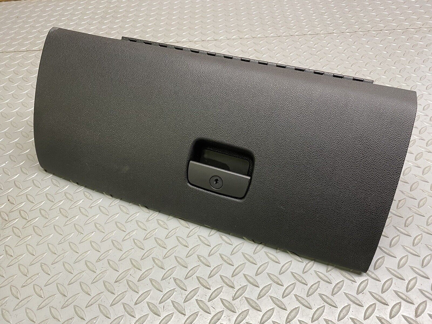 07-13 Tahoe Yukon Silverado Suburban Sierra Glove Box Compartment Black