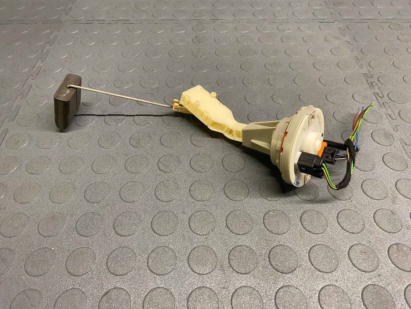 01-04 MERCEDES R170 SLK CROSSFIRE GAS TANK FUEL SENDING UNIT A1705421517
