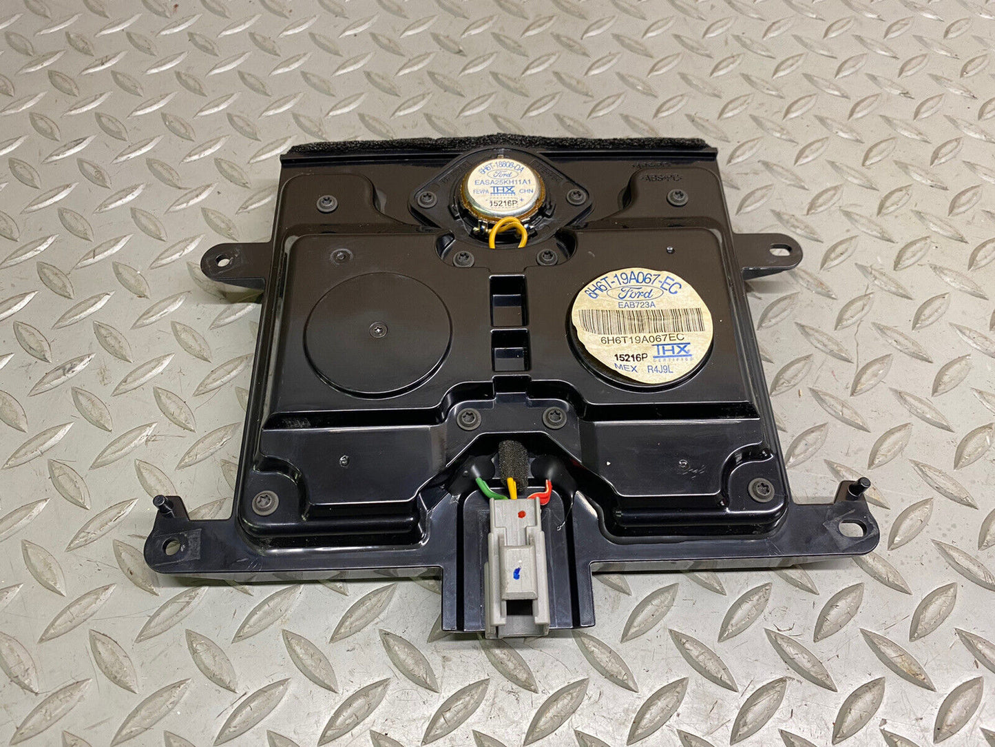 2015 Lincoln Navigator THX Center Dash Speaker