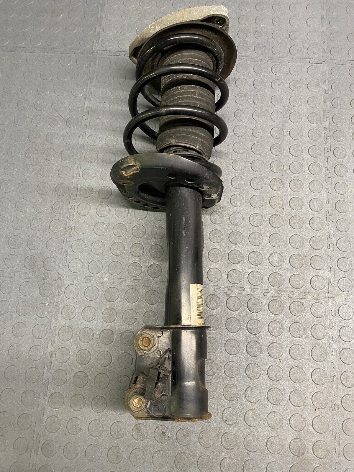 17 18 19 INFINITI QX30 FRONT LEFT DRIVER SIDE SHOCK ABSORBER STRUT OEM 60k