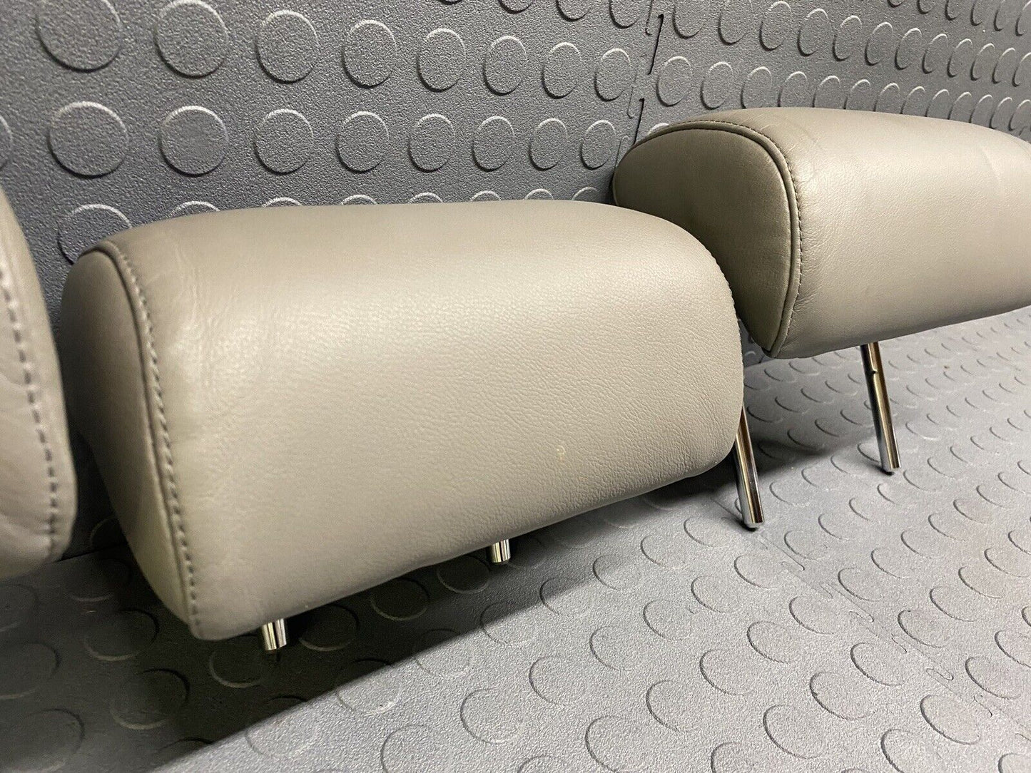 2003-2009 TOYOTA 4RUNNER SR5 REAR 2ND ROW HEAD RESTS HEADRESTS SET GRAY LEATHER