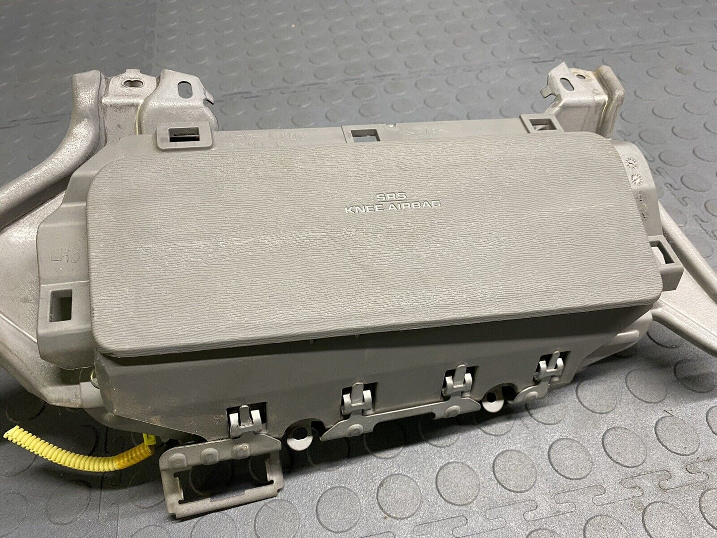 2011-2016 TOYOTA SIENNA DRIVER KNEE BOLSTER PANEL GRAY LOWER