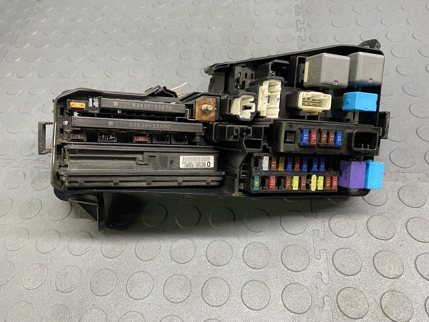 2012-2017 TOYOTA CAMRY 2.5L UNDER HOOD FUSE BOX RELAY OEM 12-17 82740-33030