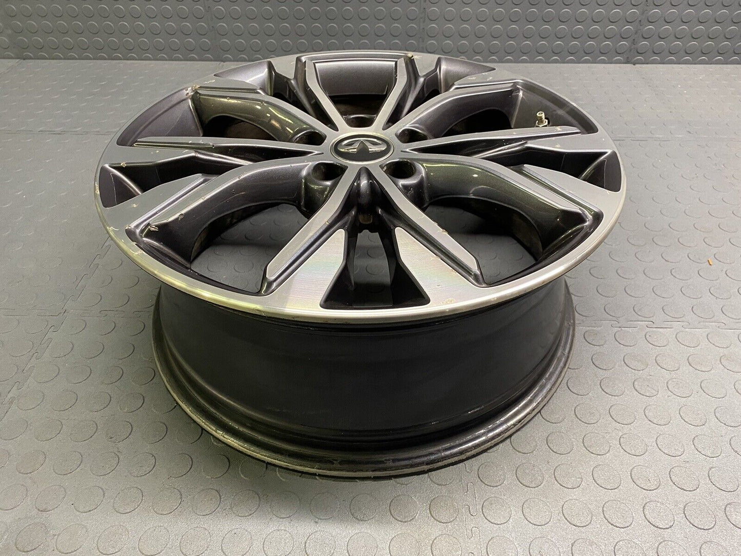 Wheel Rim 18x7 Alloy 10 Grooved Spoke 17-19 INFINITI QX30 OE
