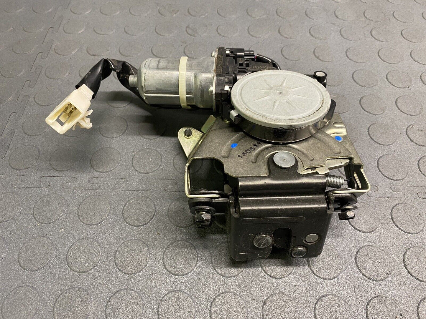 Rear Liftgate Lock Latch Actuator w/Motor Toyota Venza 2009-2015 Highlander