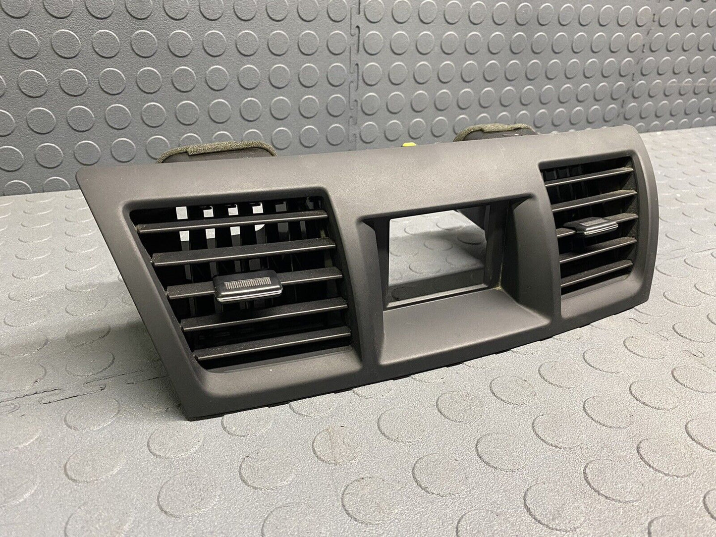2008-2013 Toyota Highlander Center Dash AC Air Vents Radio Trim Bezel OEM