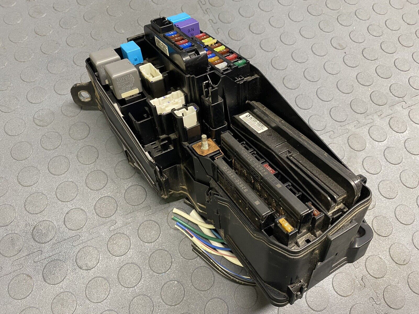2012-2017 TOYOTA CAMRY 2.5L UNDER HOOD FUSE BOX RELAY OEM 12-17 82740-33030