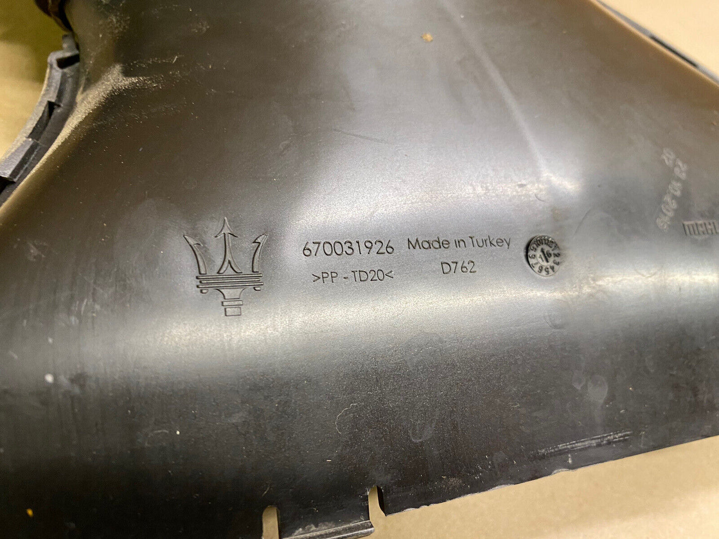 17-20 MASERATI LEVANTE M161 LEFT AIR BOX CLEANER INTAKE DUCT 670031925