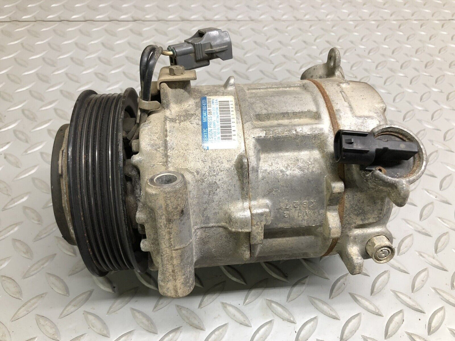 A/C Compressor 68103198AB Jeep Cherokee KL Chrysler 200