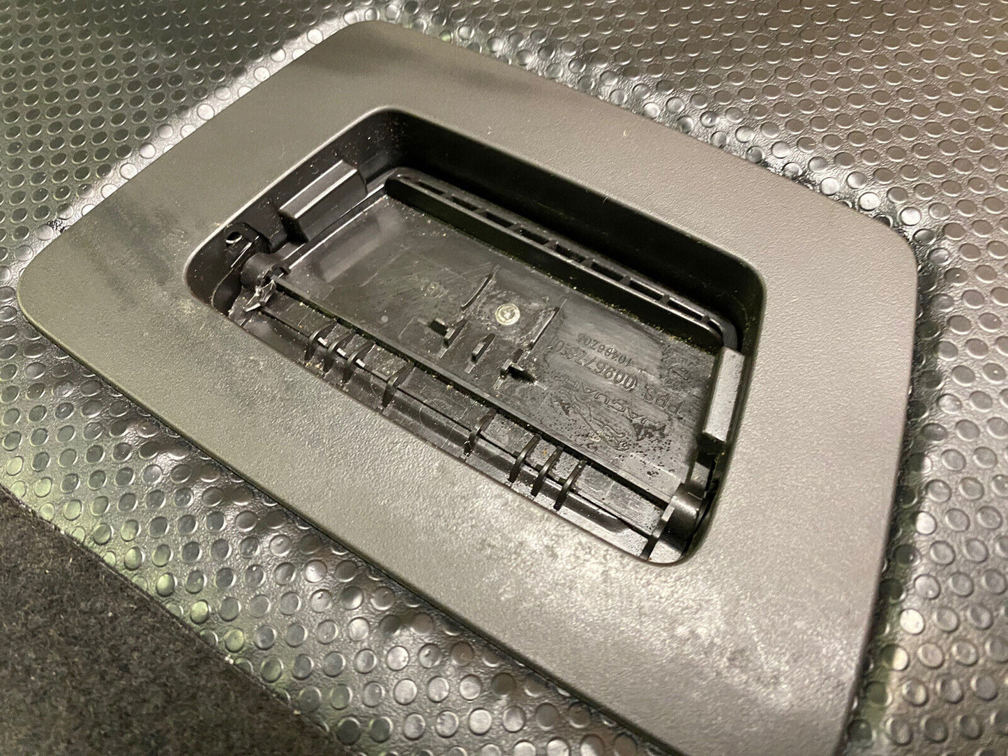 2017 - 2020 JAGUAR F-PACE REAR CARGO COVER SPARE TIRE COVER BLACK HK3847022A