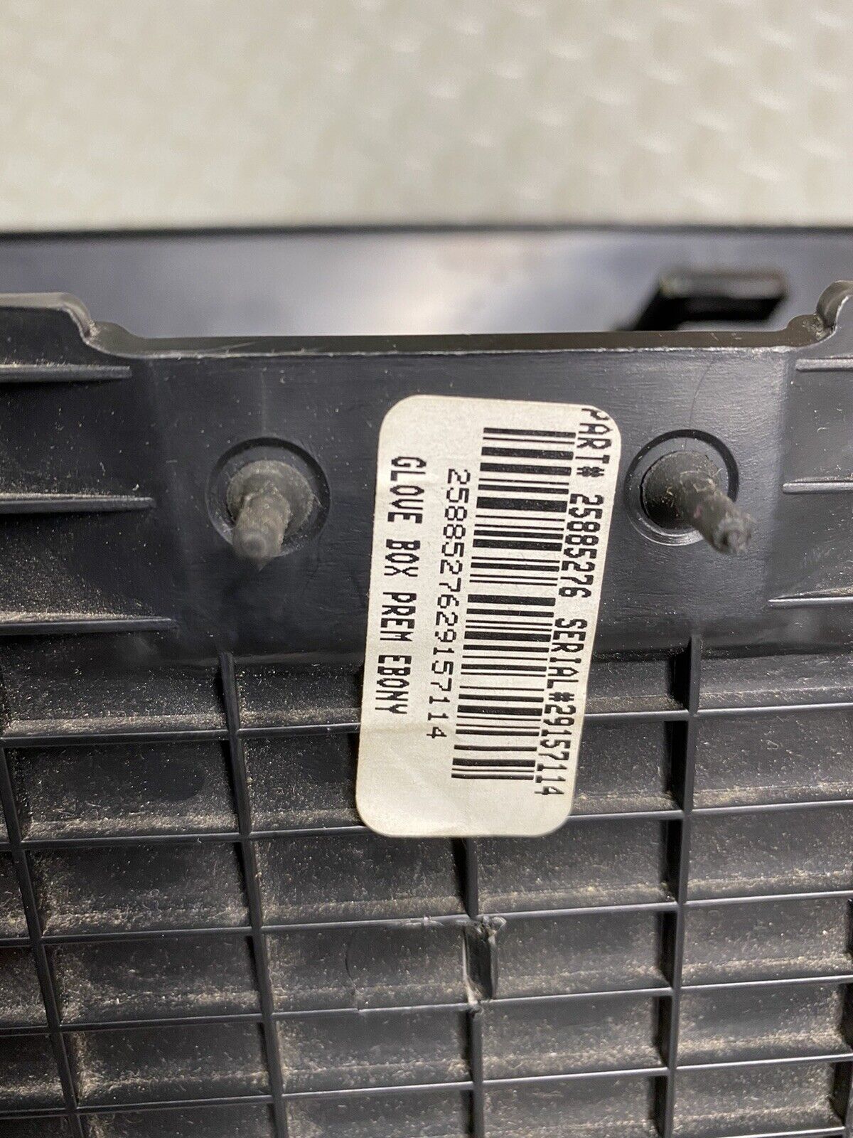 07-13 Tahoe Yukon Silverado Suburban Sierra Glove Box Compartment Black
