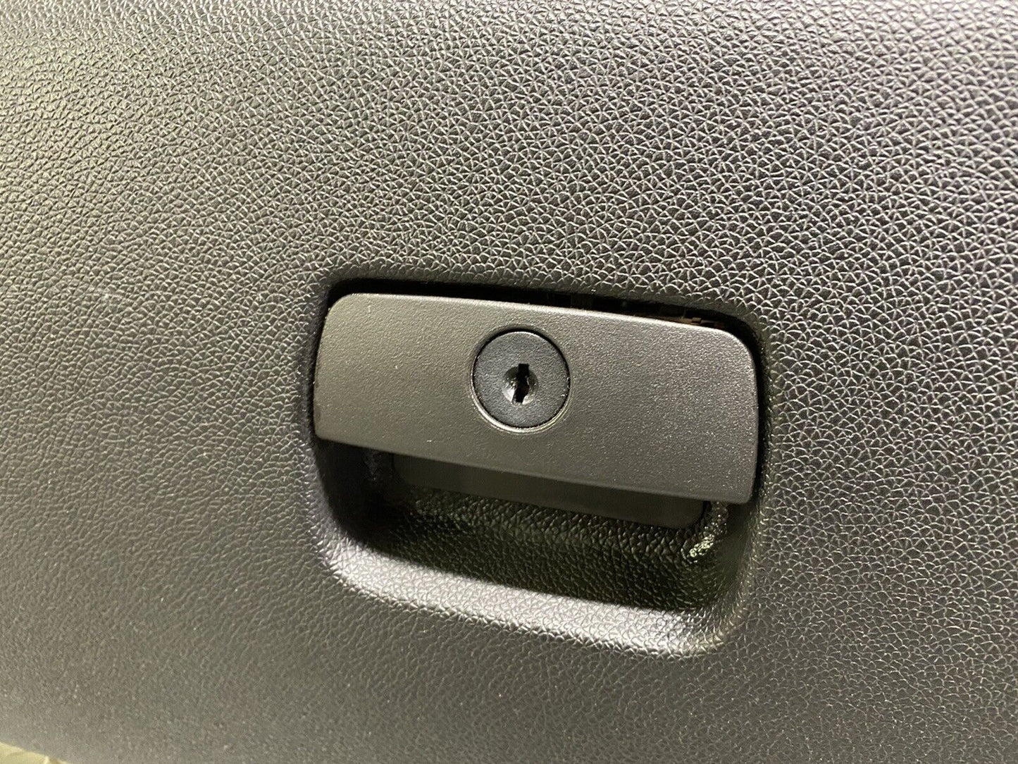 07-13 Tahoe Yukon Silverado Suburban Sierra Glove Box Compartment Black