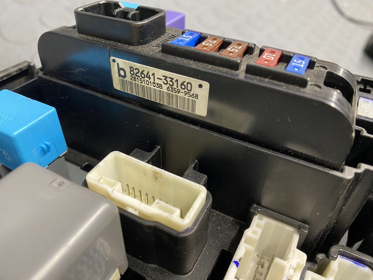 2012-2017 TOYOTA CAMRY 2.5L UNDER HOOD FUSE BOX RELAY OEM 12-17 82740-33030
