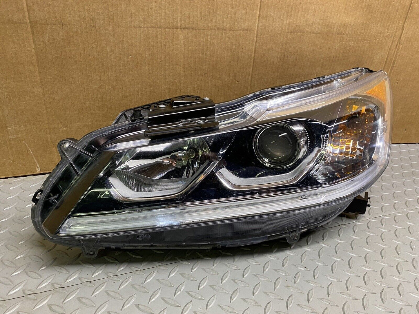 16-17 Honda Accord Sedan Left LH Driver Headlight Headlamp HALOGEN 2016 2017