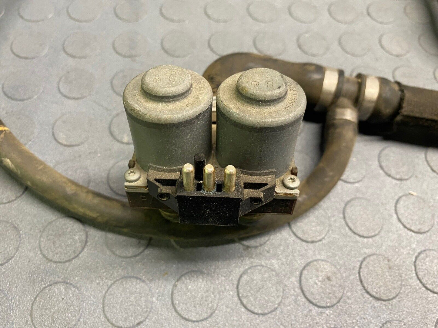 R170 MERCEDES SLK CLASS HVAC HEATER CONTROL DUO VALVE AUX COOLANT PUMP AND LINES