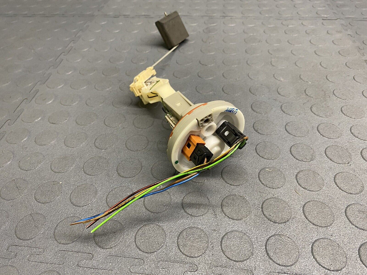 01-04 MERCEDES R170 SLK CROSSFIRE GAS TANK FUEL SENDING UNIT A1705421517