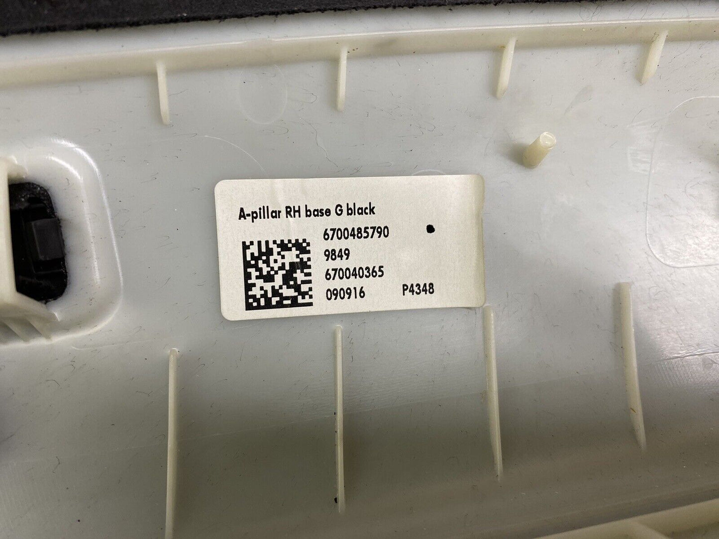 2017-2023 MASERATI LEVANTE M161 FRONT RIGHT WINDSHIELD A PILLAR TRIM COVER PANEL