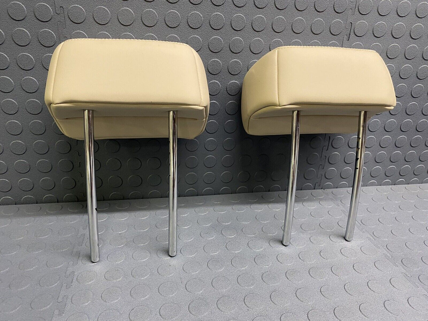 INFINITI QX30 REAR SEAT HEADREST SET LEFT RIGHT HEAD REST OEM 2017-2019 BEIGE