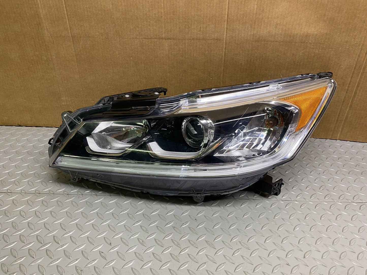 16-17 Honda Accord Sedan Left LH Driver Headlight Headlamp HALOGEN 2016 2017