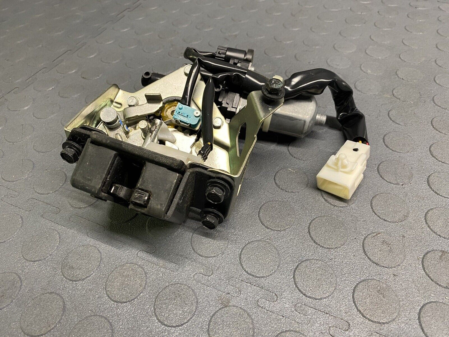 Rear Liftgate Lock Latch Actuator w/Motor Toyota Venza 2009-2015 Highlander