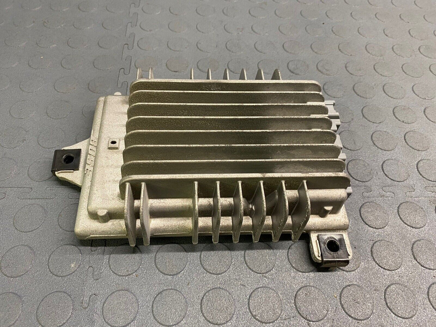 2010-2017 Buick Enclave Bose Radio Amplifier Left Dash OEM 25994309