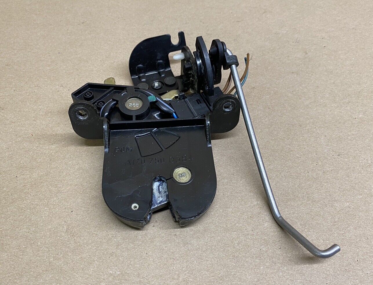 R170 MERCEDES SLK230 SLK320 SLK32 TRUNK LID LOCK LATCH A1707500384