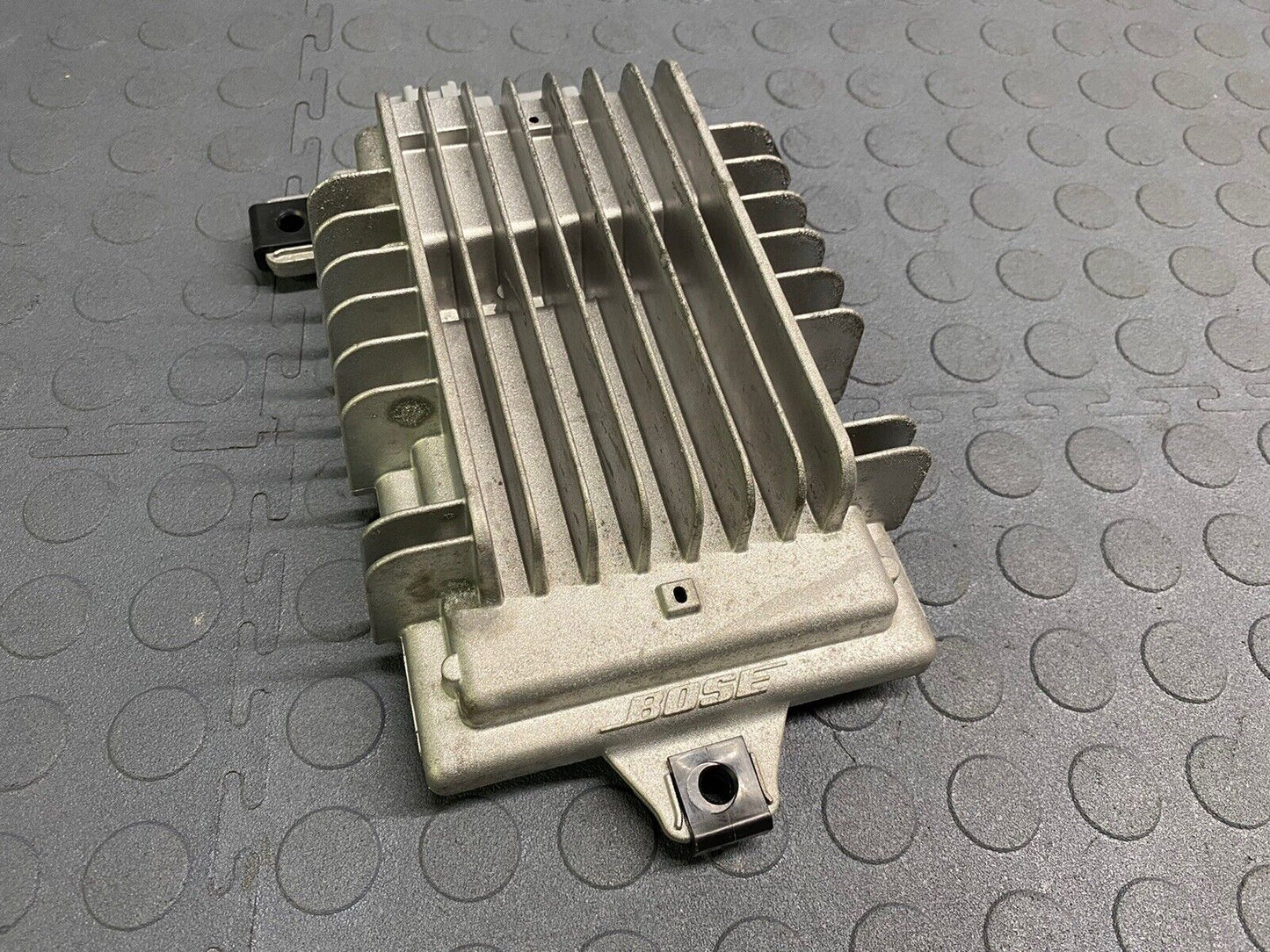 2010-2017 Buick Enclave Bose Radio Amplifier Left Dash OEM 25994309