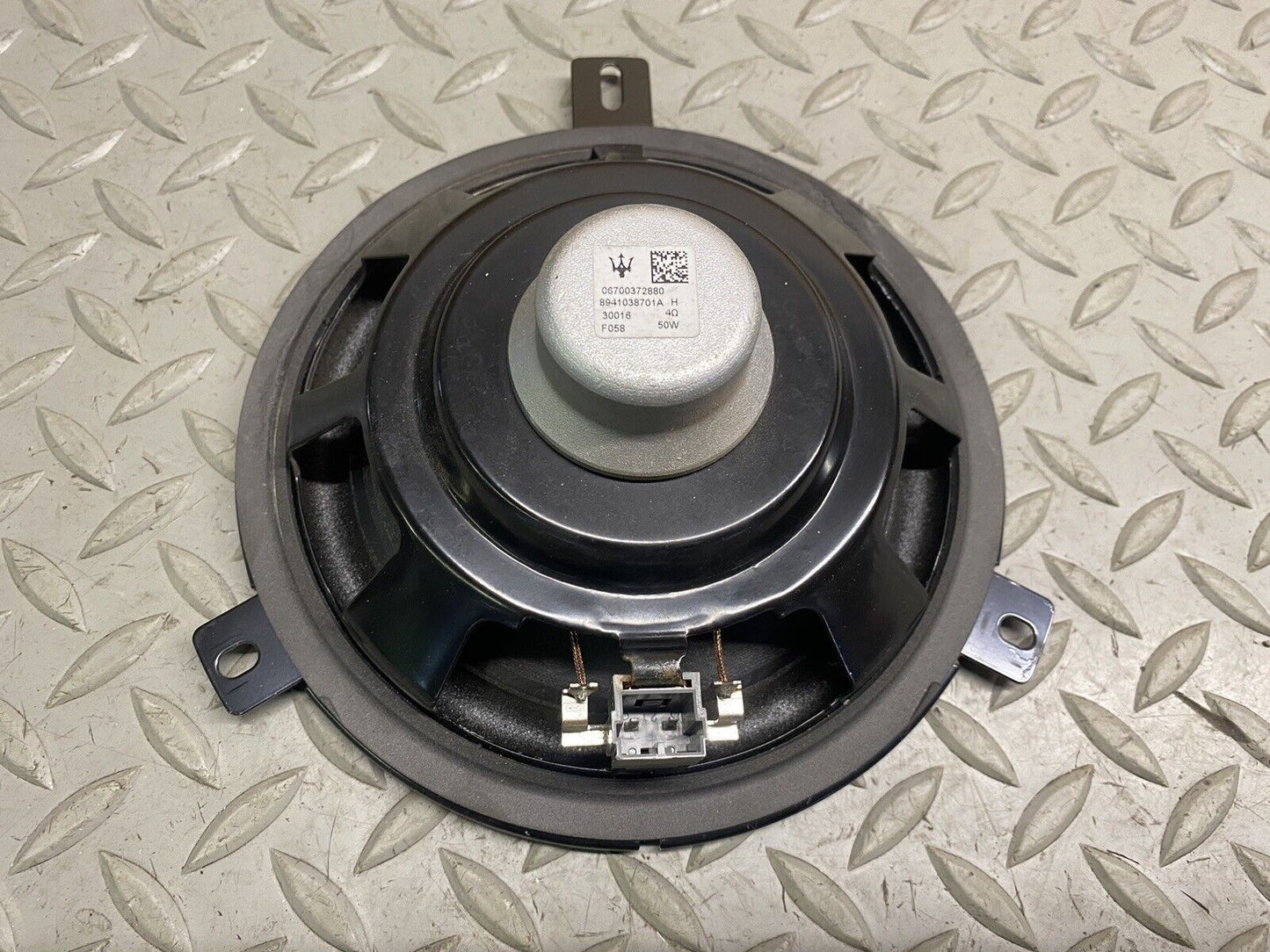 17-23 MASERATI LEVANTE DOOR AUDIO SPEAKER OE 6700372880
