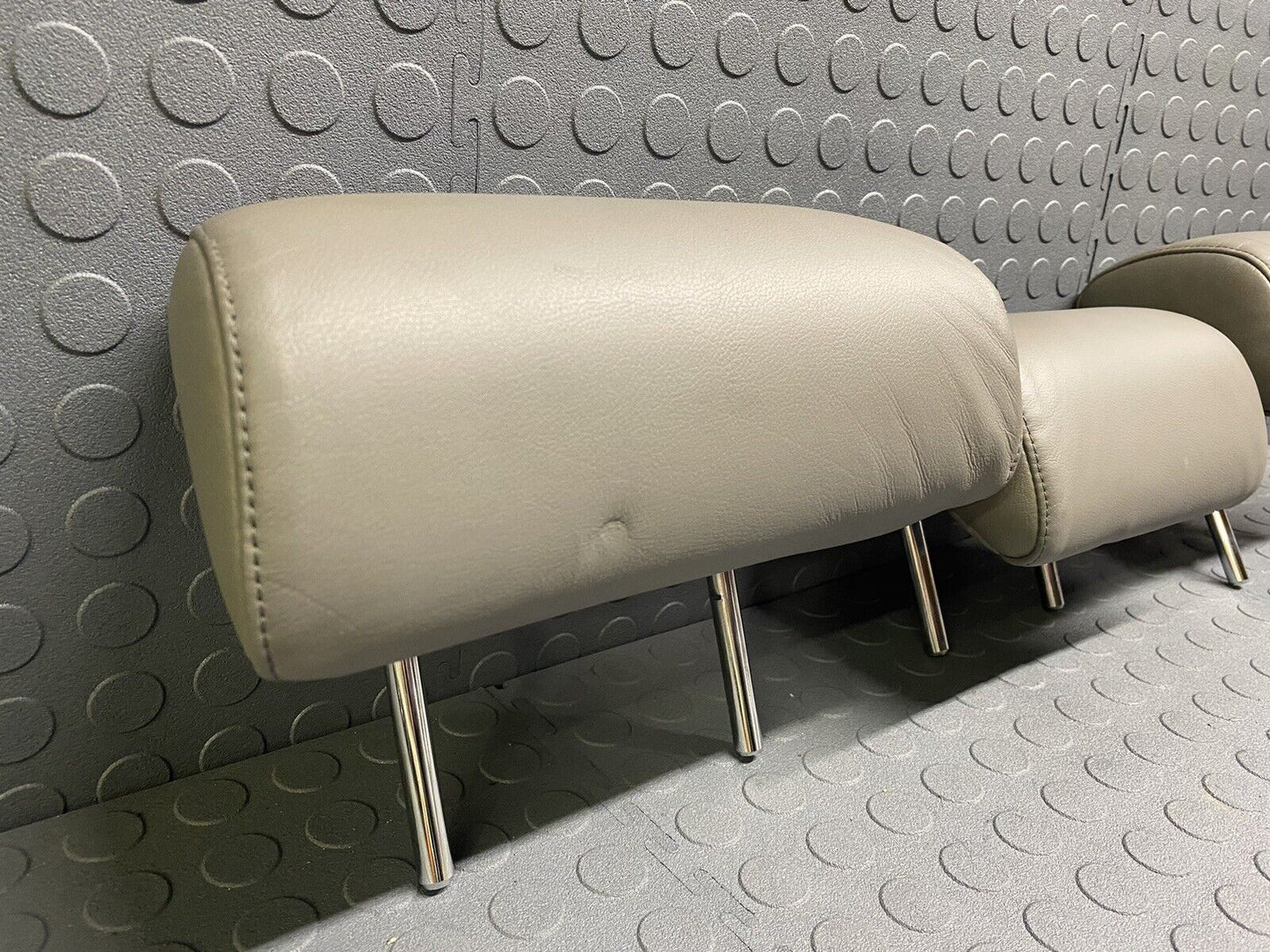 2003-2009 TOYOTA 4RUNNER SR5 REAR 2ND ROW HEAD RESTS HEADRESTS SET GRAY LEATHER