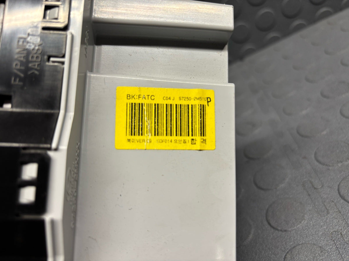 2009-2012 HYUNDAI GENESIS AC HEATER CLIMATE TEMPERATURE CONTROL 97250-2M510 OEM