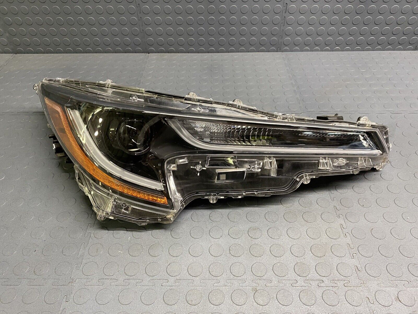 2020-2022 Toyota Corolla Single LED Headlight Right Passenger 2 TABS BROKEN