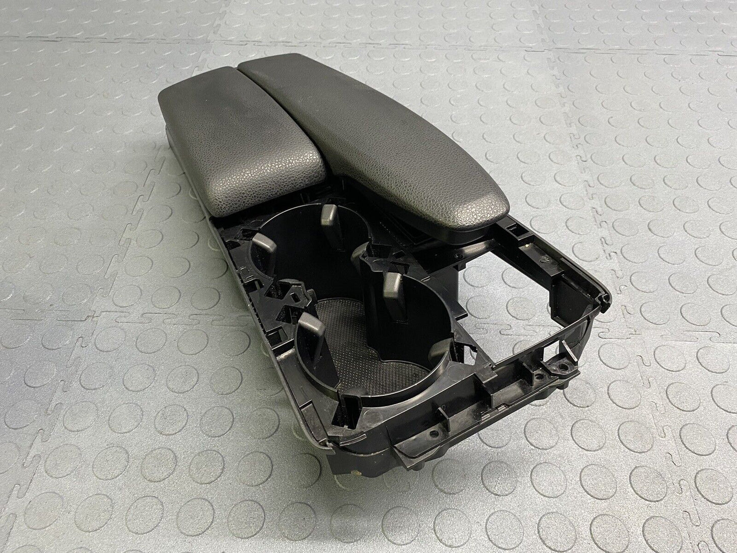 08-14 Mercedes W204 C250 C300 C63 Center Console Arm Rest Armrest Cup Holder OEM