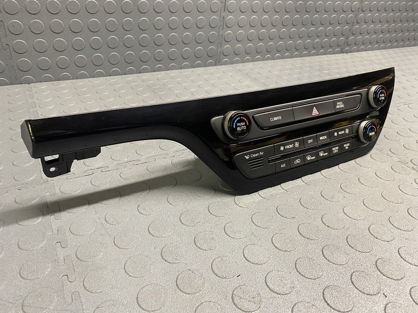 2015 Kia Sedona AC Climate Air Control Auto Temperature Panel 97250-A9420