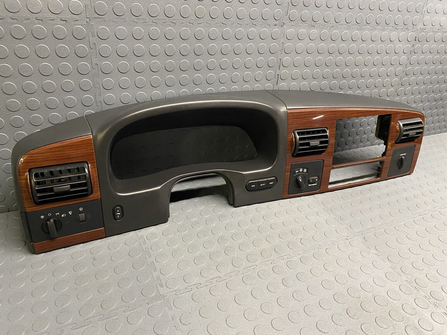 2005-2007 Ford F250 F350 Dash Cluster Bezel Trim Panel Lariat Wood Trim Surround