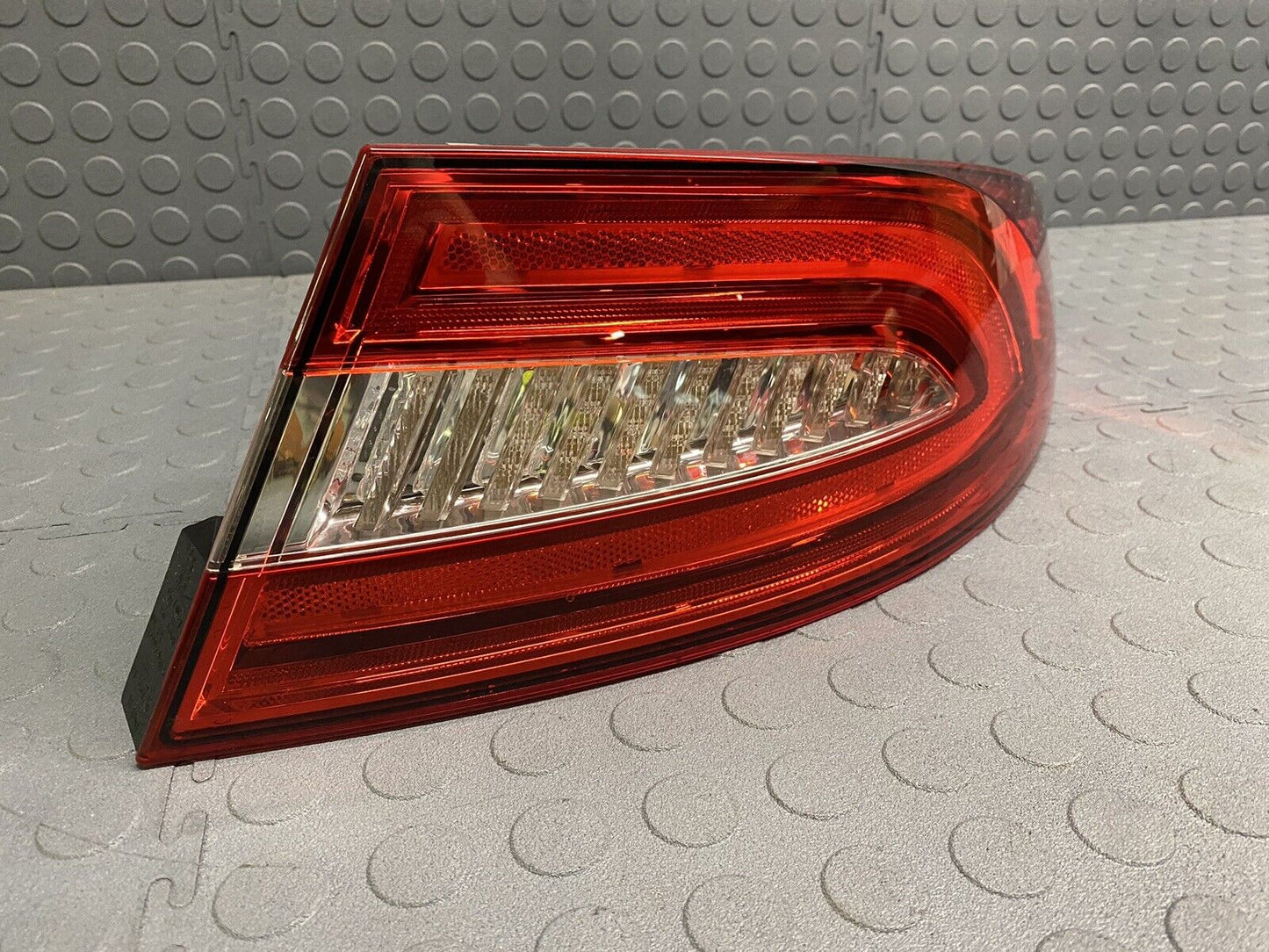 12-15 Jaguar XF XFR X250 Right Passenger Taillight Tail Light OE