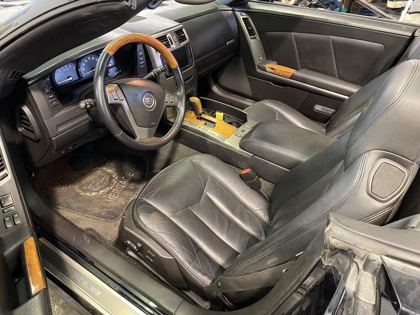 04-09 CADILLAC XLR WOOD BLACK LEATHER STEERING WHEEL NICE 65k miles